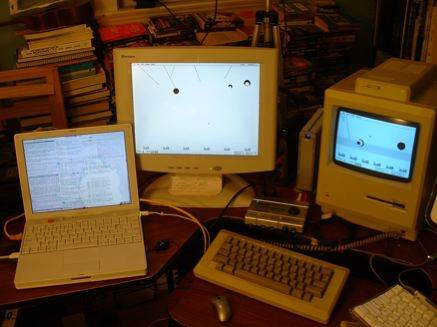 Missile running side-by-side on an iBook G4 and a Mac 512